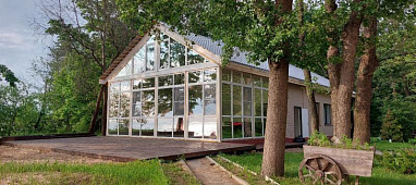 Банкетный зал на берегу Финского залива, рядом с городом